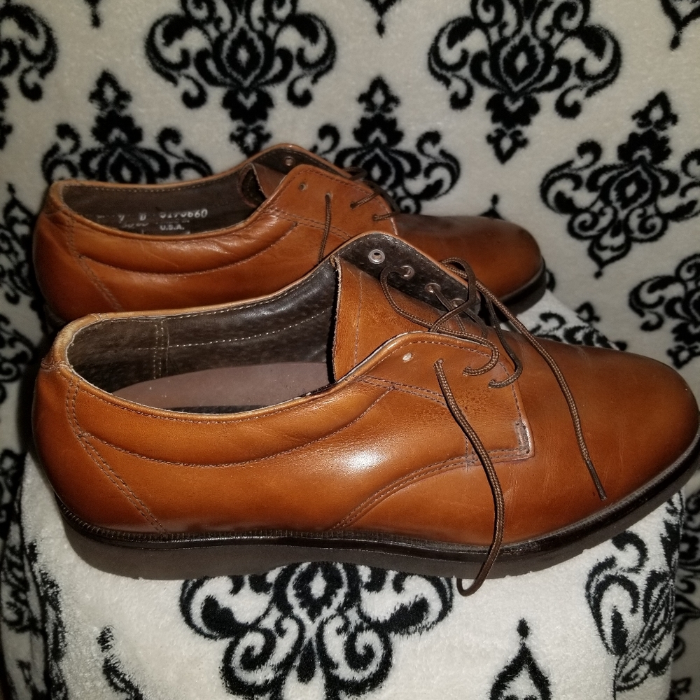 E.T. Wright Derby Shoes - Picture 3 of 7